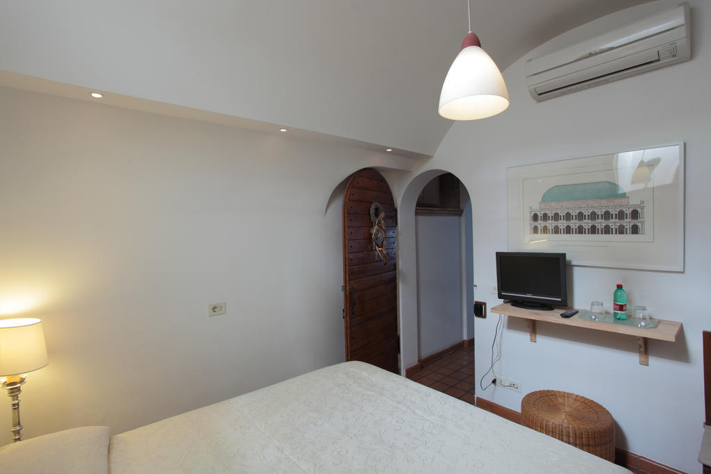 I Capocci Hotel Roma Ngoại thất bức ảnh